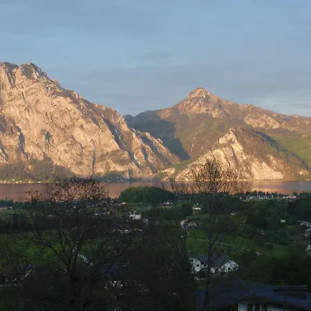Holiday home Haus Traunsee Blick *